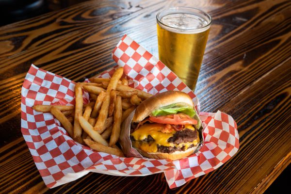 burger at auggies draft room in st augustine